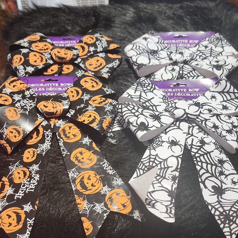 Halloween Decorative Bows with Pumpkin and Spider Web Designs. NWT